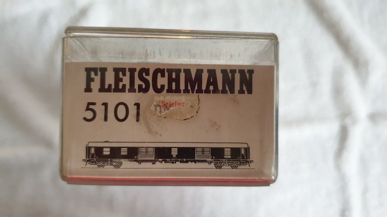 Fleischmann Modellini di ferrovie: Fleischmann Packwagen Art. Nr. 5101 – Usato da Dagmersellen venduto da Minsch66 2