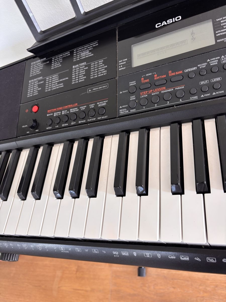 Casio Musikinstrumente: Casio CT-X700 Keyboard with Stand – Gebraucht aus Uster von ulg_d6zl 2