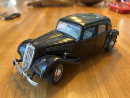 Modellauto Schwarz Citroen Traction Avant gebraucht