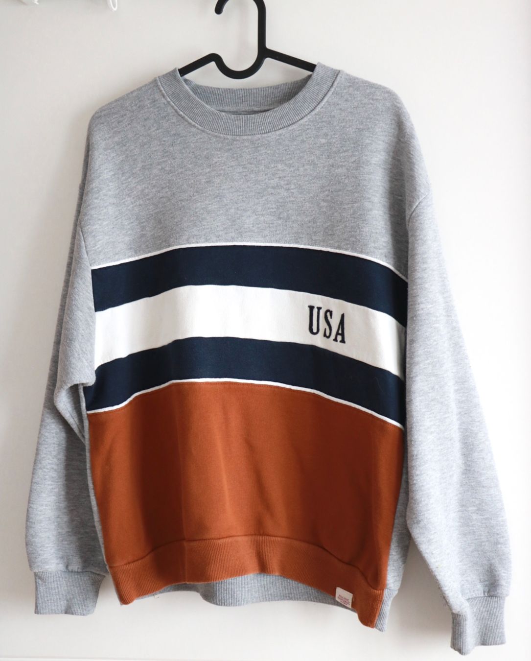 Maglioni & Felpe: Pull & Bear Pullover mit Streifen ‚USA‘ – Usato da Gachnang venduto da todressgolden