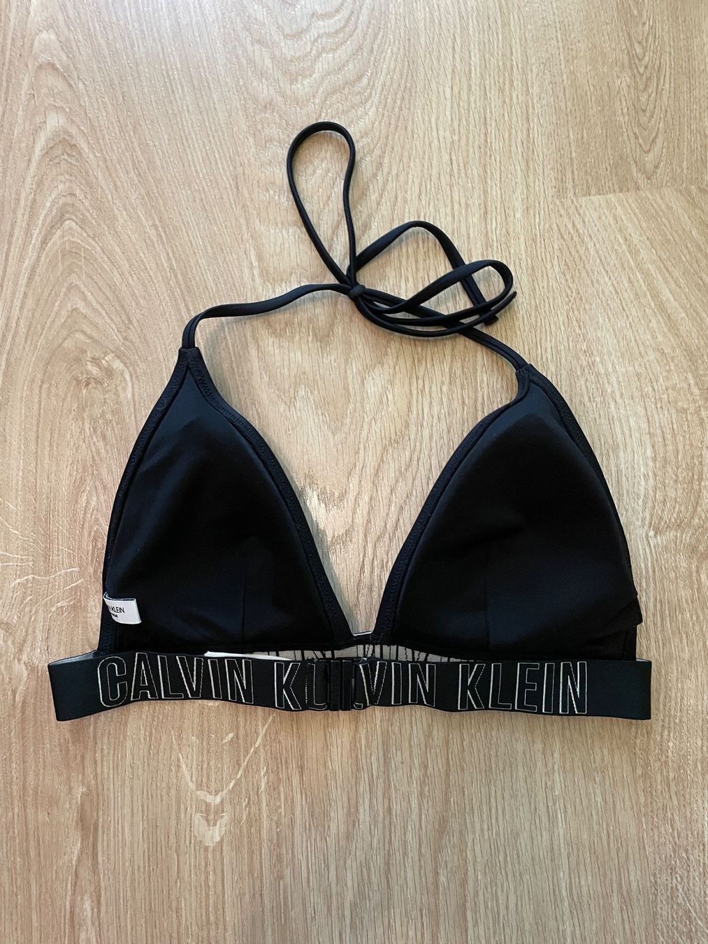 Calvin Klein Badekleider & Bikinis: Calvin Klein Bikinioberteil Grösse M, schwarz – Gebraucht aus ZUFIKON von SULMI01 1