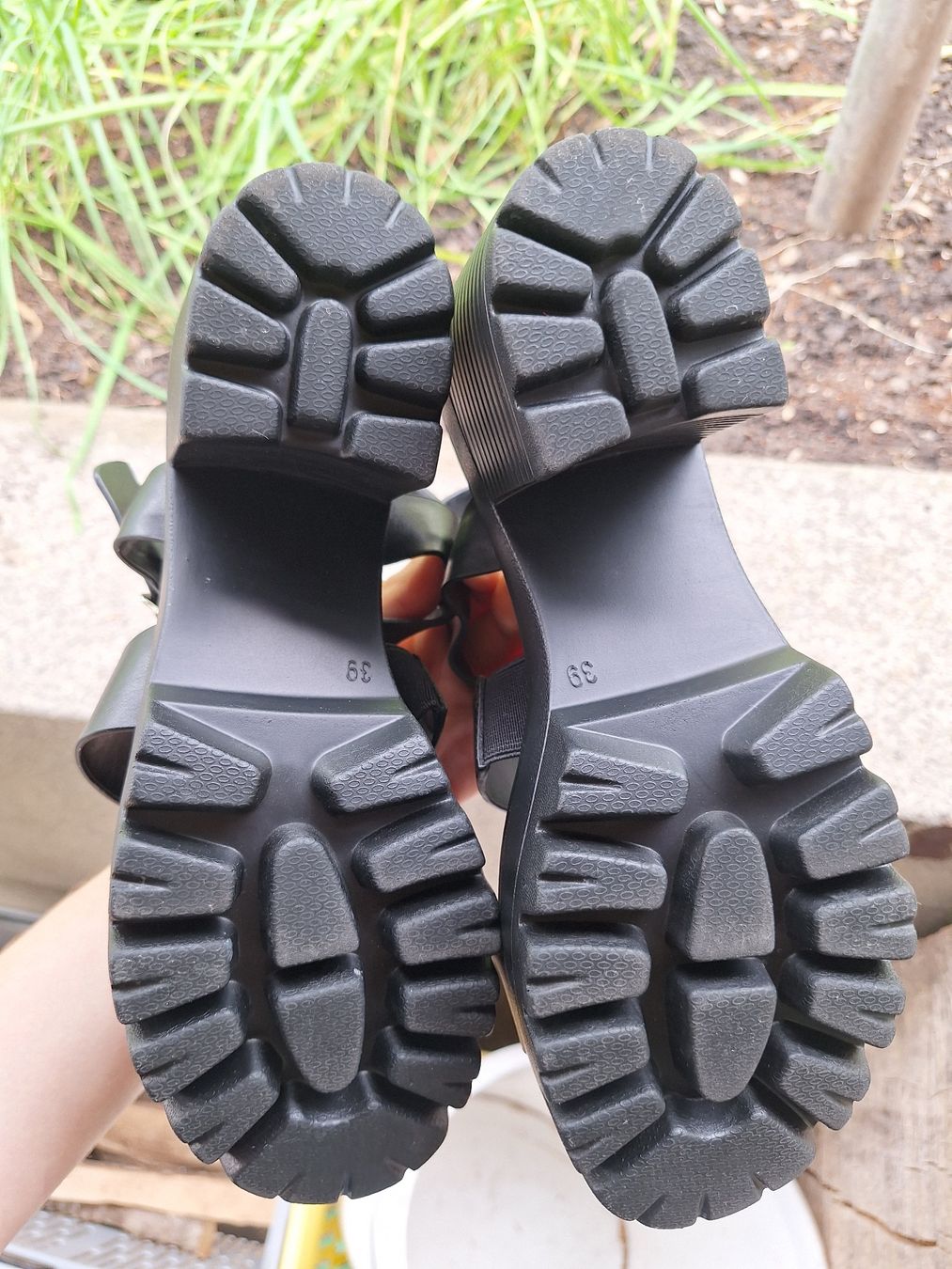 Chaussures femmes: Shwarze Plateau Sandalen – D'occasion à Teufenthal AG par boebe071 6