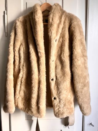 Faux Fur  Jacke Gr 40, H&M, Farbe beige, mit Gürtel