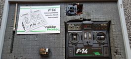 Futaba F-14 40mhz mit Navy Stick