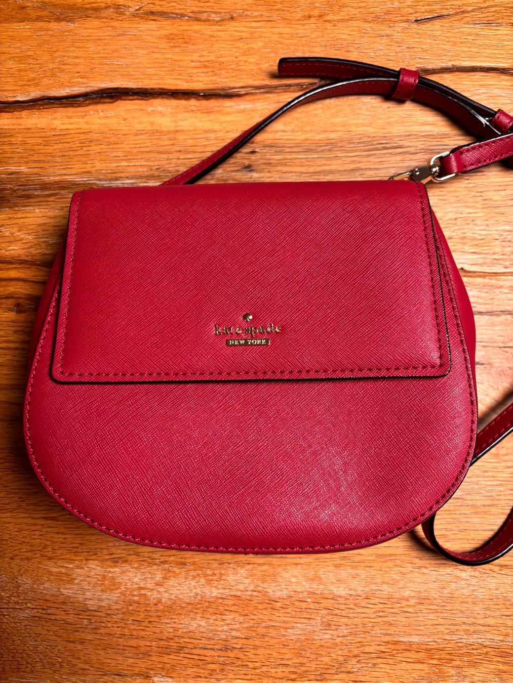 Kate Spade Taschen für Damen: Kate Spade Tasche bordeaux – Gebraucht aus Möriken AG von rsant 1