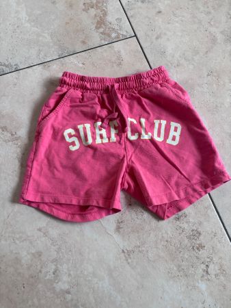 Pinke Shorts Gr. 134/140 mit "Surf Club" Schriftzug