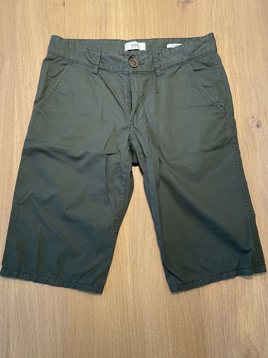 Esprit Hosen: Esprit Shorts Slim Fit Size 29 – Gebraucht aus Uznach von Player6