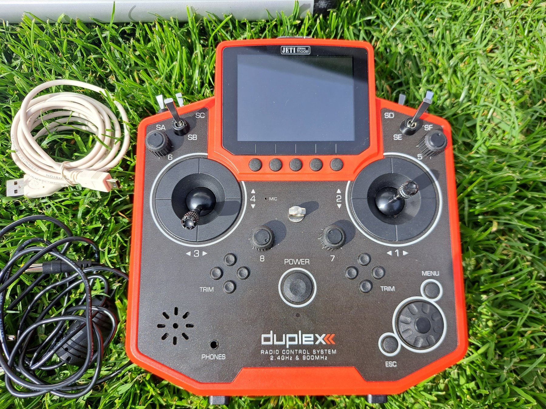 Jeti Telecomando: Jeti Duplex DS 12 mit Koffer – Usato da Pfaffnau venduto da Holzziger 4