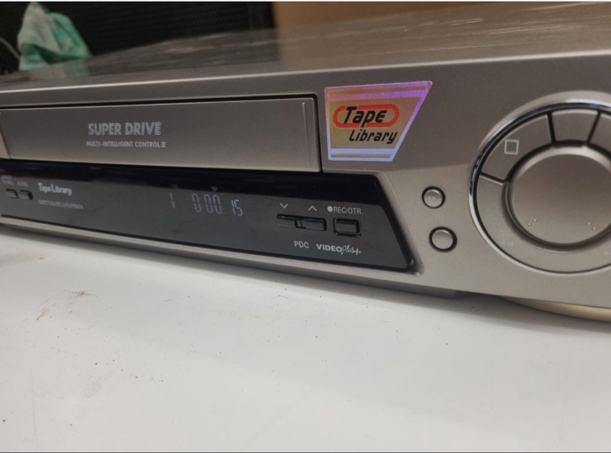 Panasonic Registratori: Panasonic NV FJ 710 Videorecorder mit FB – Usato da Trimbach venduto da SABO-61 5