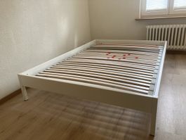 Bettgestell mit Lattenrost 140x200cm
