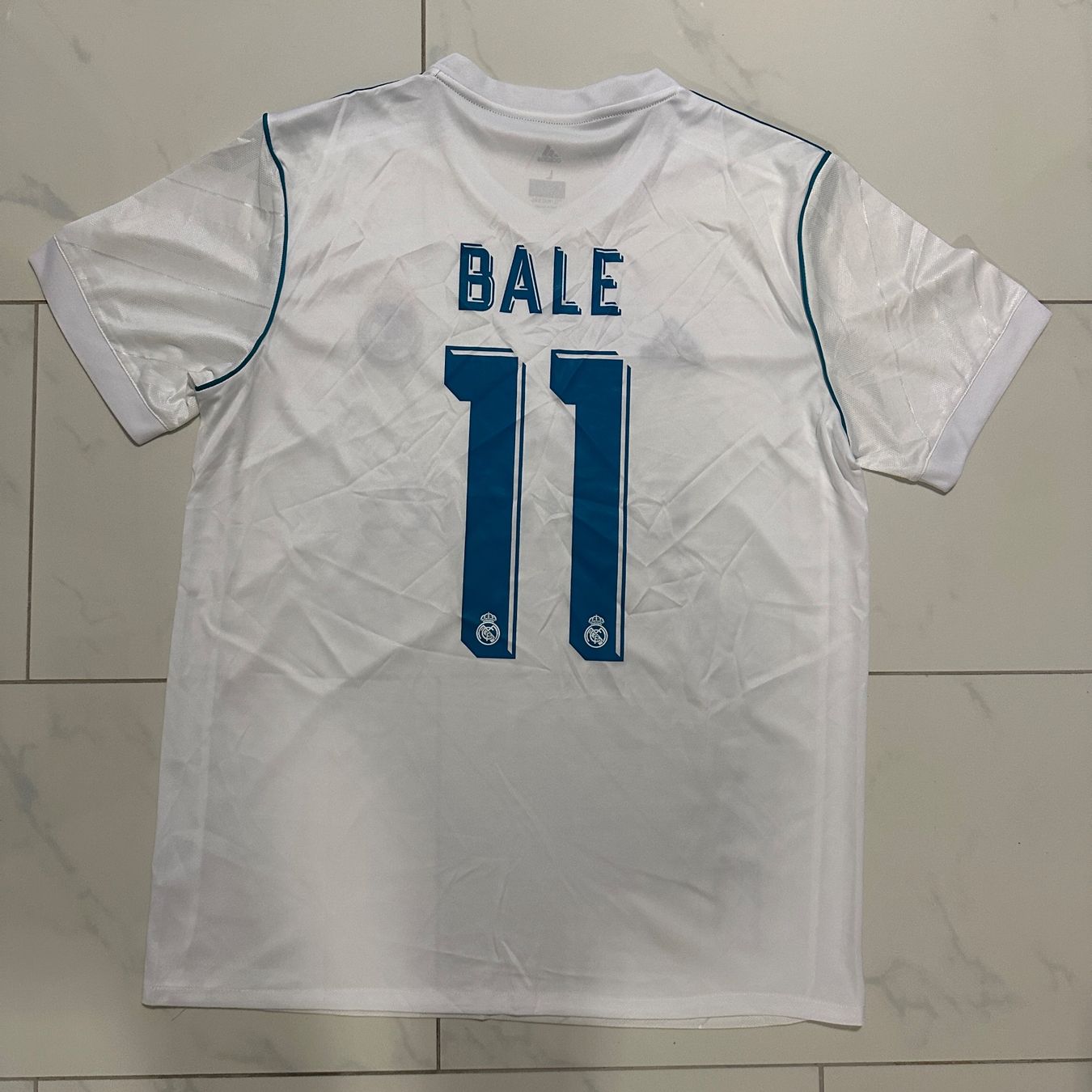 Real Madrid Maillots de corps & Pantalons: Real Madrid Bale Trikot Grösse L – Neuf (Voir description) à Liestal par tha_dg6j 1