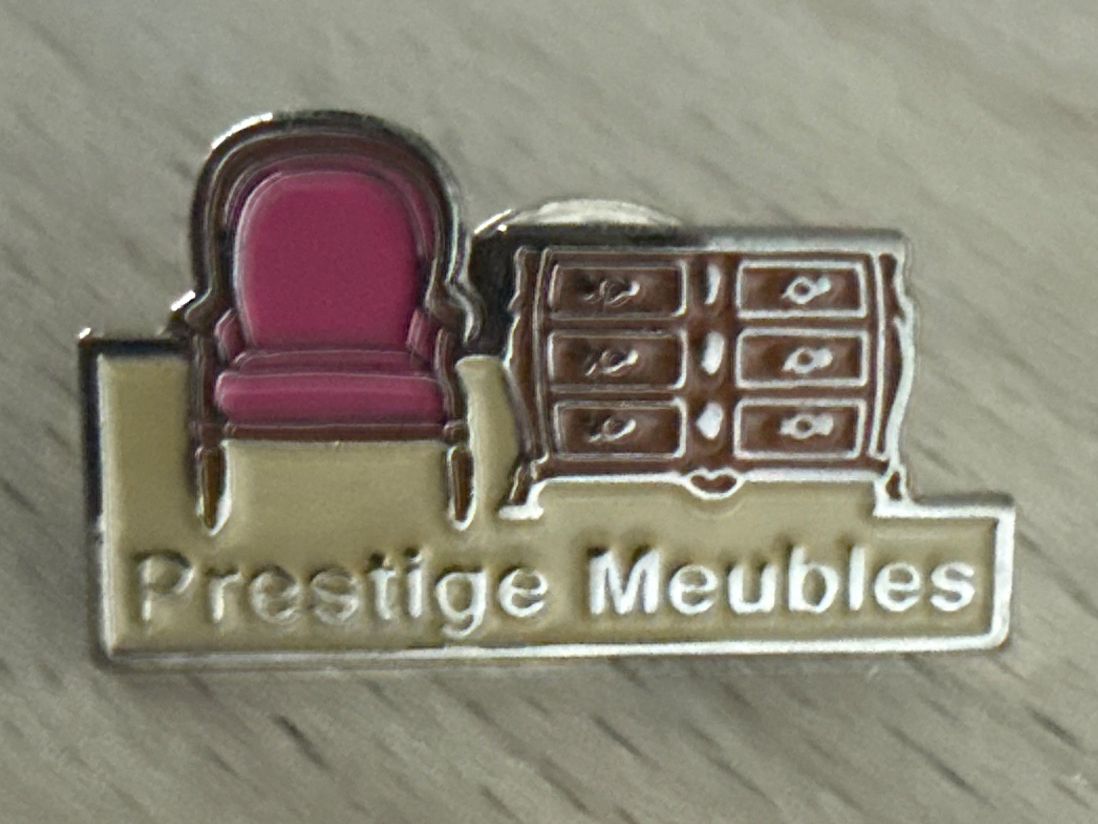 Plaquettes & Badges: Pin  "Prestige Meubles" – D'occasion à Glattbrugg par Schweigmatt