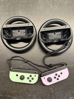 2 Joy-Cons mit Lenkrad