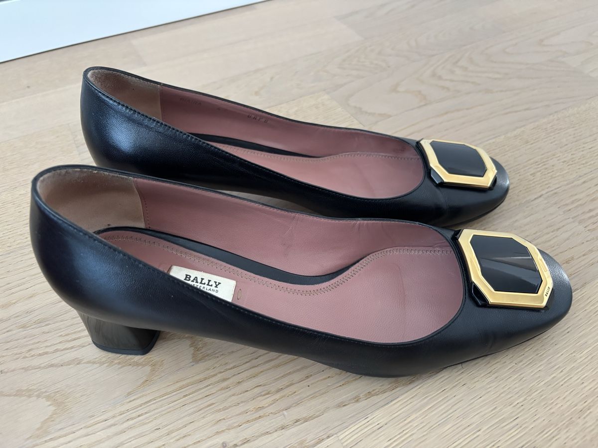 Bally Scarpe da donna: Bally Biara Pumps, schwarz in 41 – Usato da Luzern venduto da Magda1914