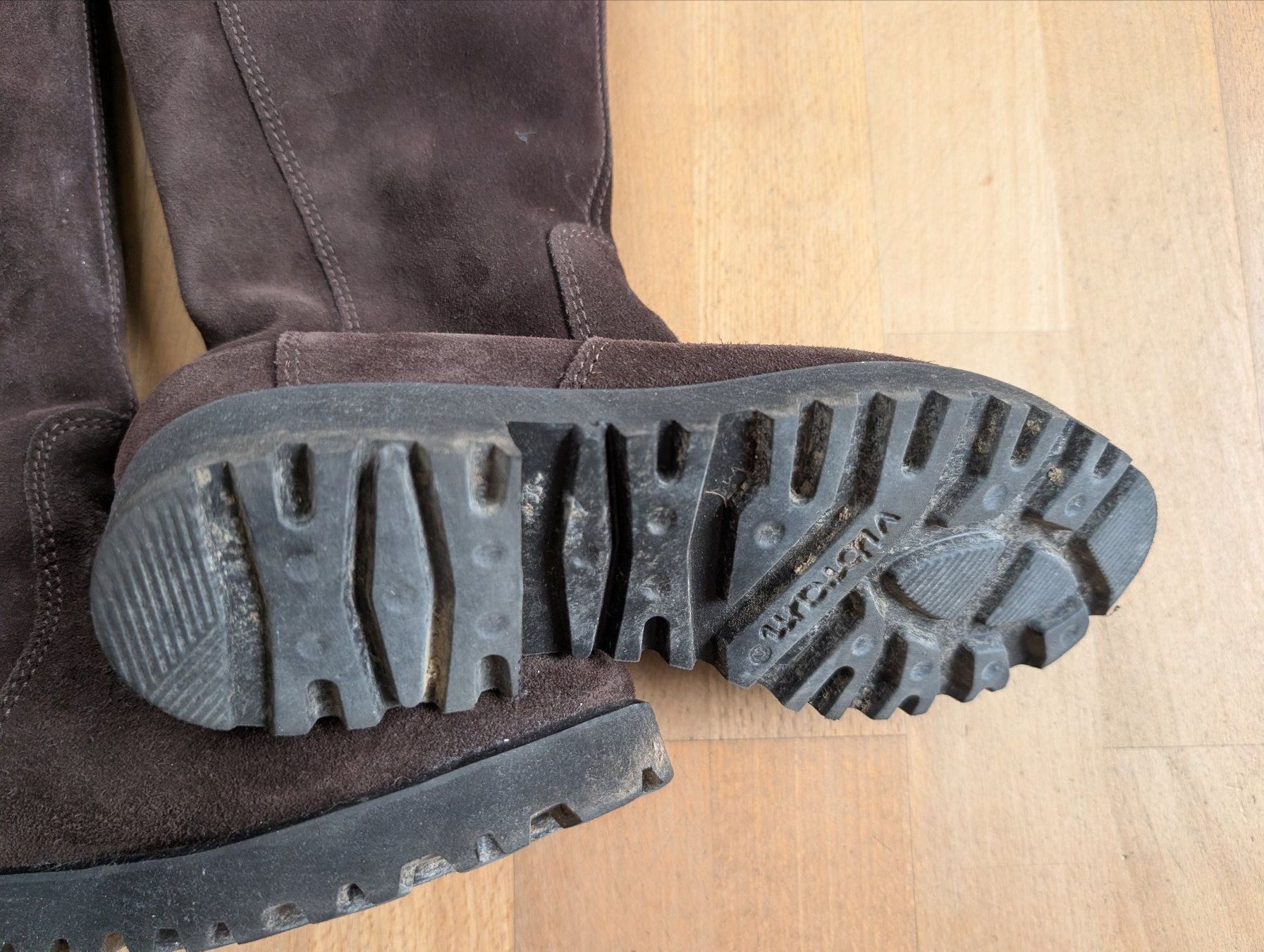 Scarpe da donna: Braune Lammfellstiefel, Grösse 36.5 – Usato da Greifensee venduto da Floh02 1