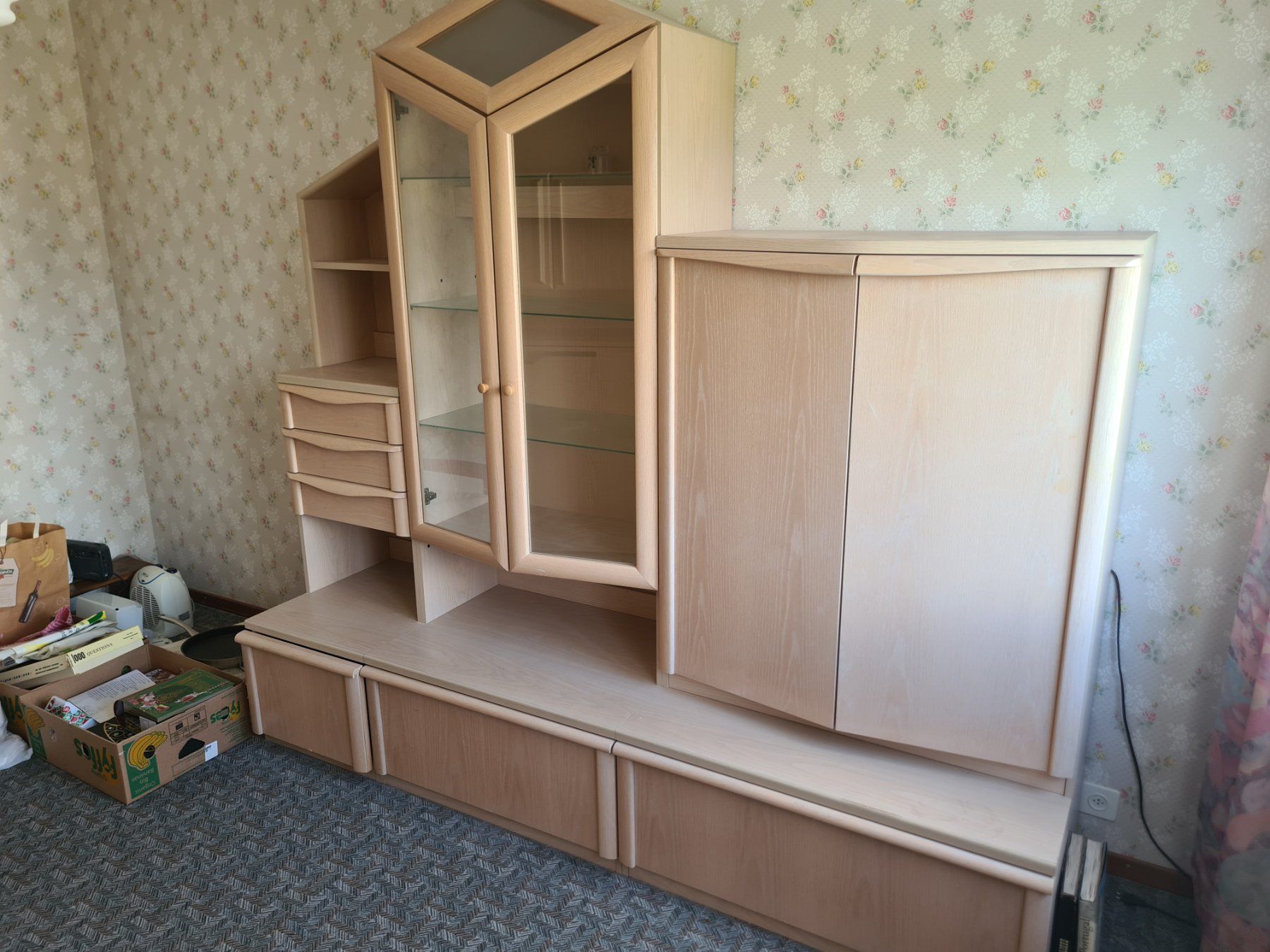 Vitrinen: Grand buffet vintage avec vitrine et rangement – Gebraucht aus Monthey von 187-zeroo 6