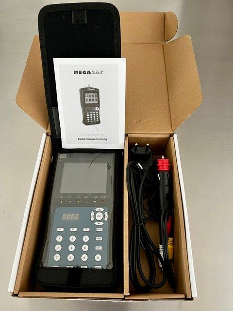Parabola satellitare: Wohnwagen Satellit mit Halterung + Stativ inkl. Satmessgerät – Usato da Gunzwil venduto da Ozzie68 2