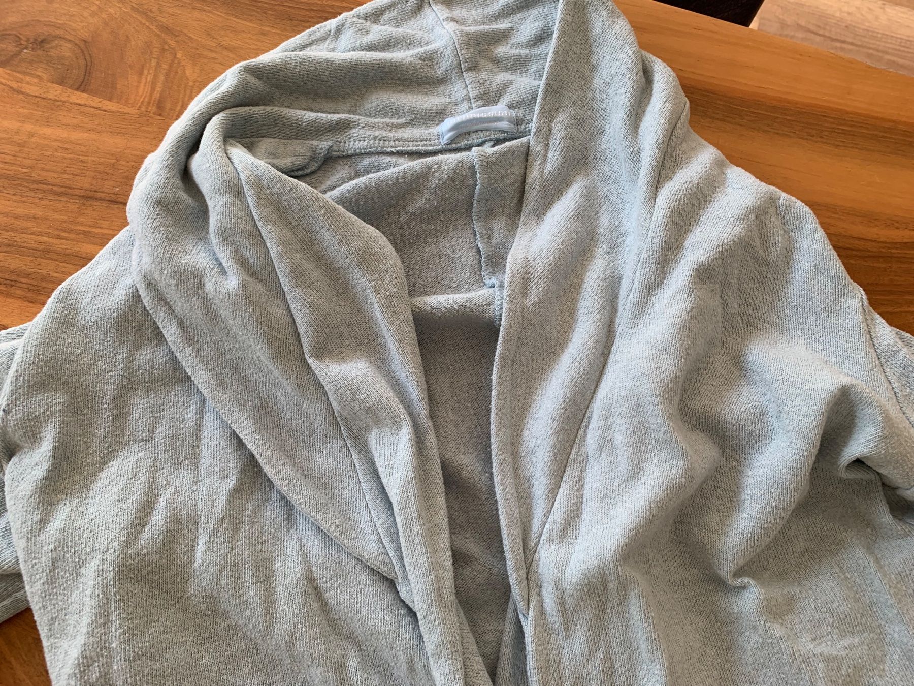 Cappotti: Intissimi langer hellblauer Strickmantel / Strickjacke Gr. S – Usato da Meiringen venduto da tonicandgin 2
