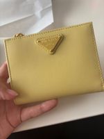 Prada Portemonnaie gelb neu mit Box | Statt CHF 650 nur 300!