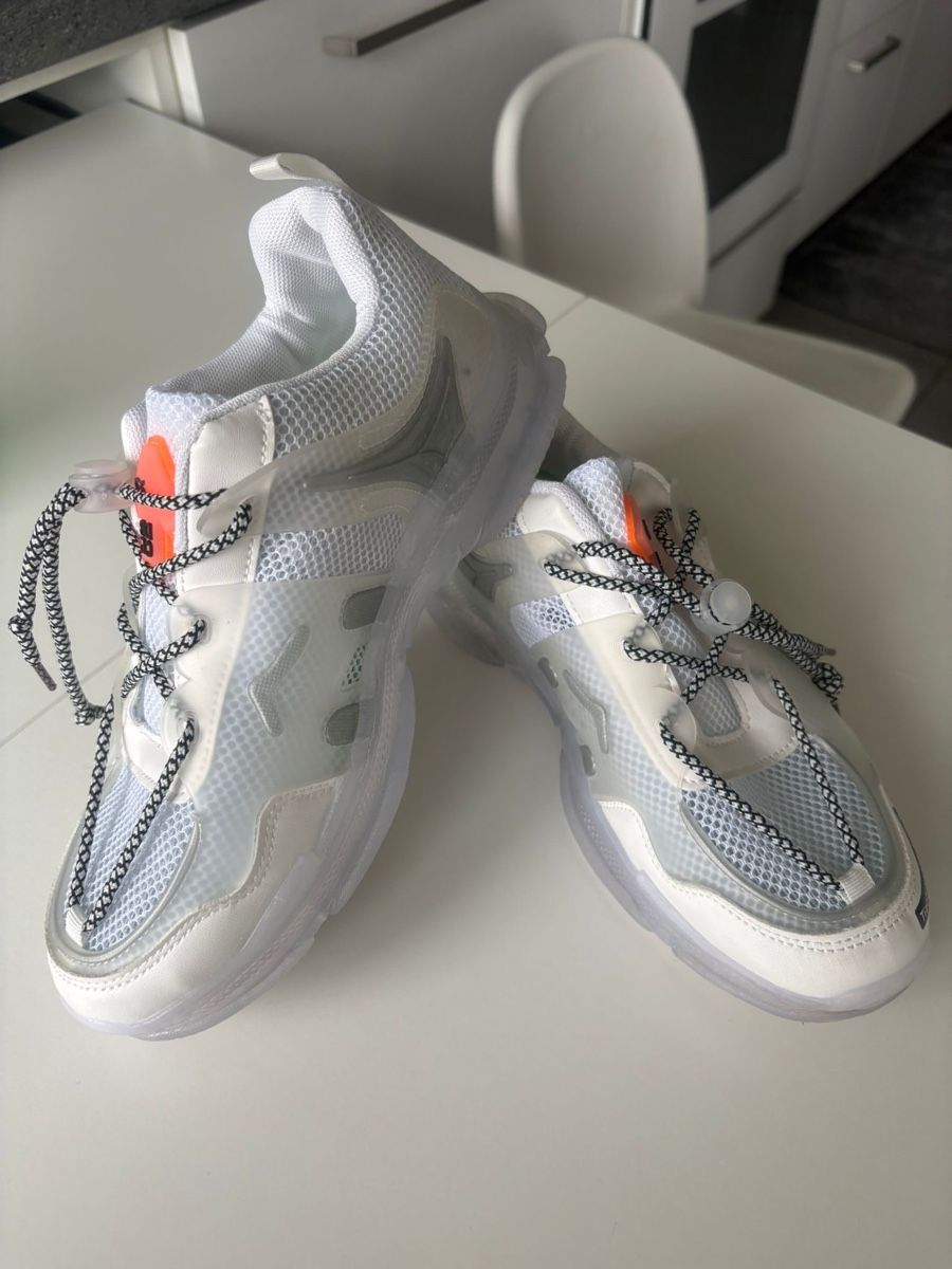 Scarpe da uomo: Baskets led T40 – Nuovo (secondo la descrizione) da Versoix venduto da Pti-pois