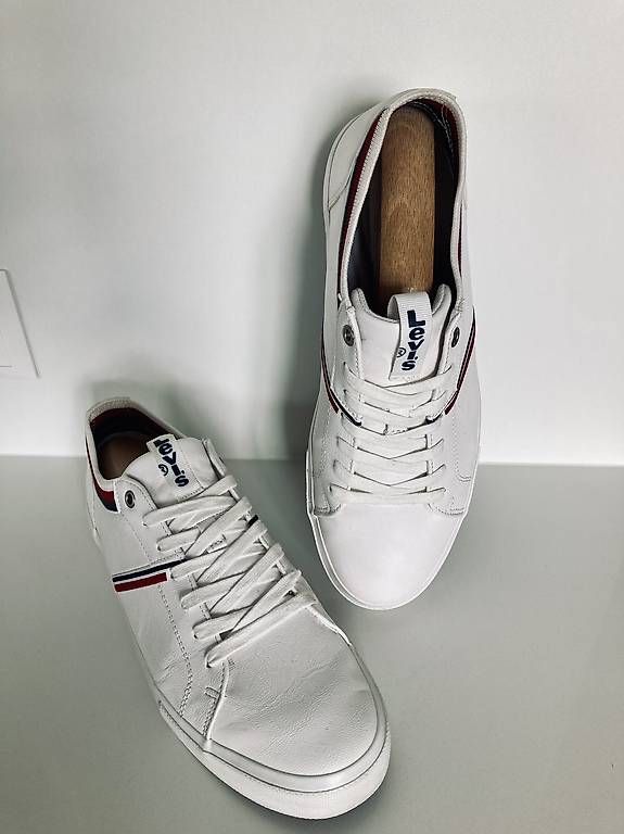 Levi's Scarpe da uomo: Levis Sneakers weiss Gr 42 – Usato da Thun venduto da Fuesu1812 1