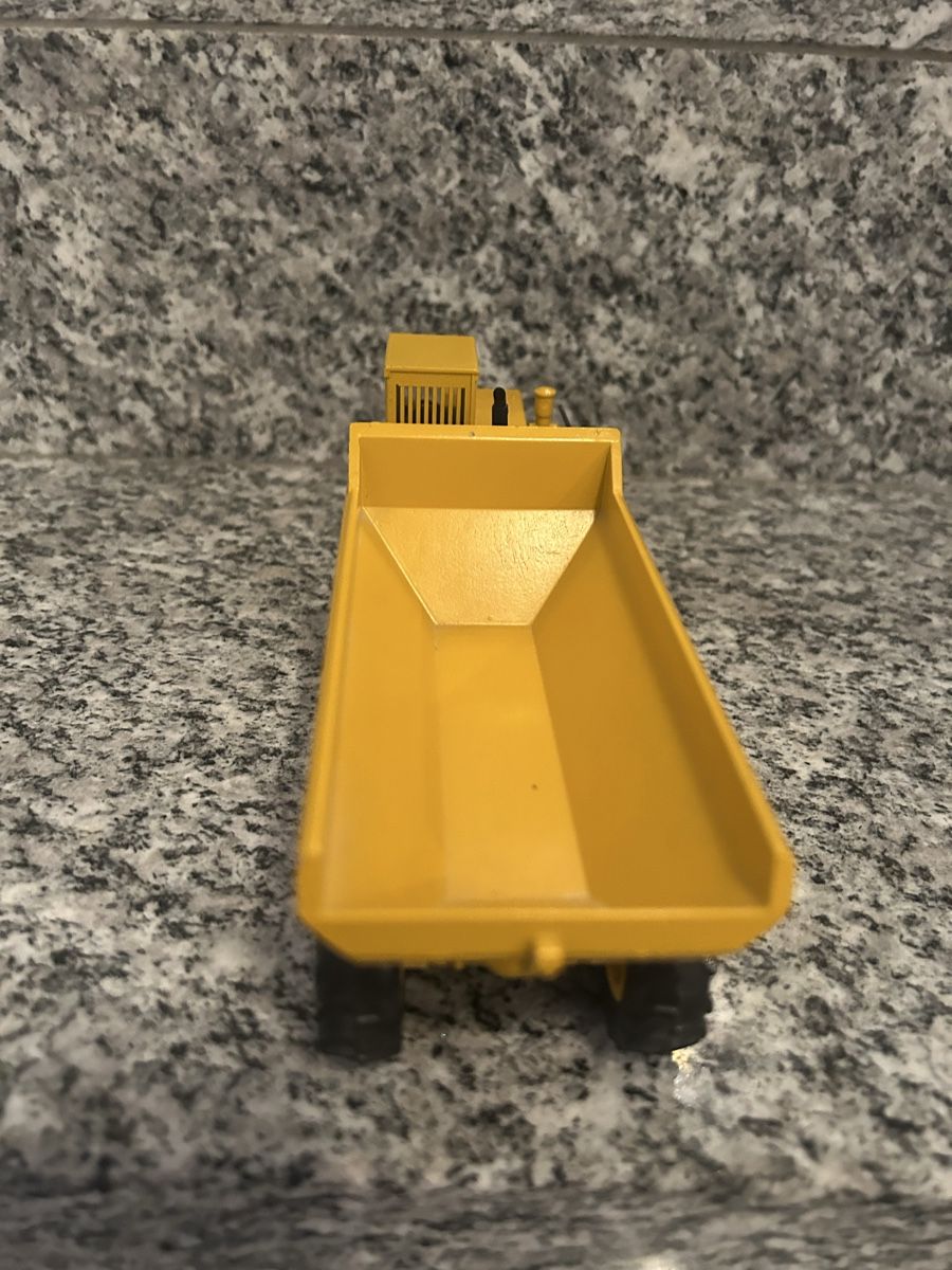 Conrad Kit di modellismo & Modellini statici:  Cat D 400 Dumper, 1:50 , Conrad – Usato da Horw venduto da Tigercat635 3
