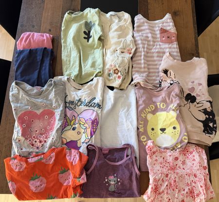 Mädchen Tshirts, Pulli und Hosen 98-104 in gutem Zustand