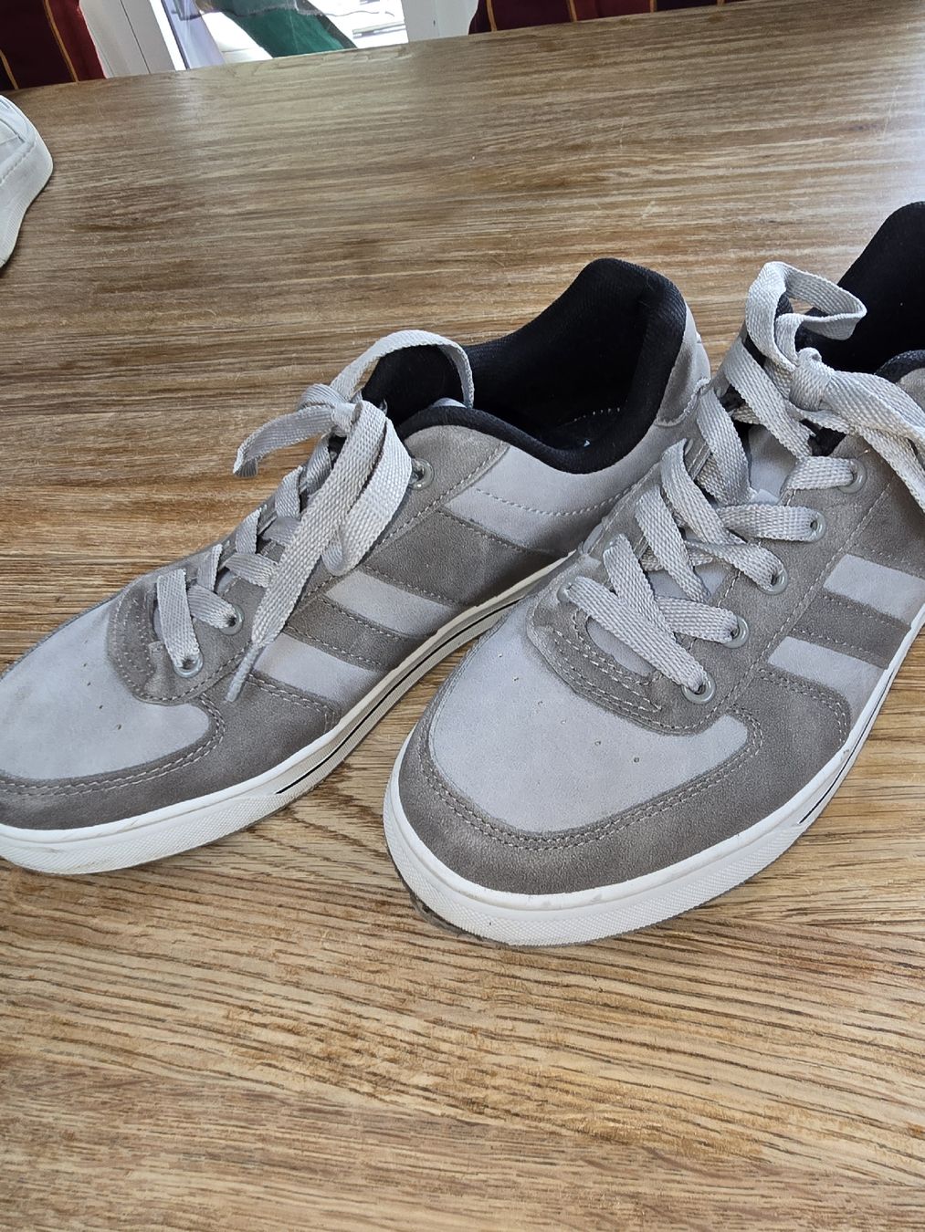 Herrenschuhe: grauer Freizeitschuh, Gr.41 – Gebraucht aus Morschach von Monikawi 1