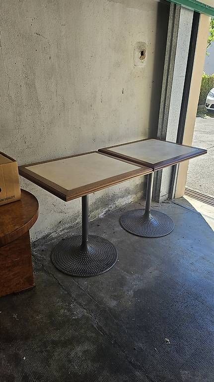 Tavoli: Très belle table: marbre, bois, fonte – Usato da Lausanne venduto da villa_hawai