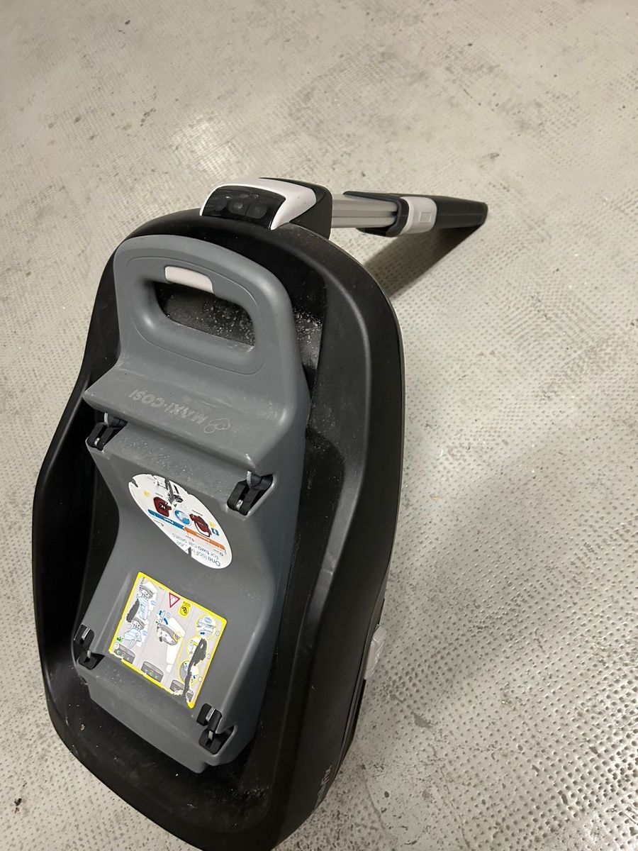 Maxi-Cosi Seggiolini per auto: Isofix Maxi-Cosi – Usato da Basel venduto da Oasis111