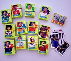 über 800 doppelte Panini FIFA WM 2026 Bilder