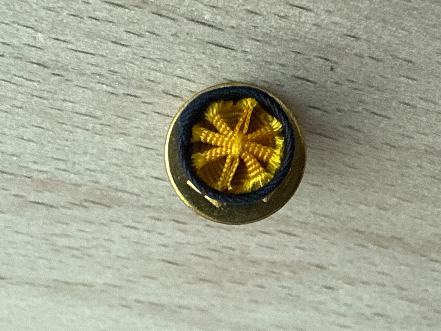 Placchette & Badge: Pin Pneu – Usato da Glattbrugg venduto da Schweigmatt