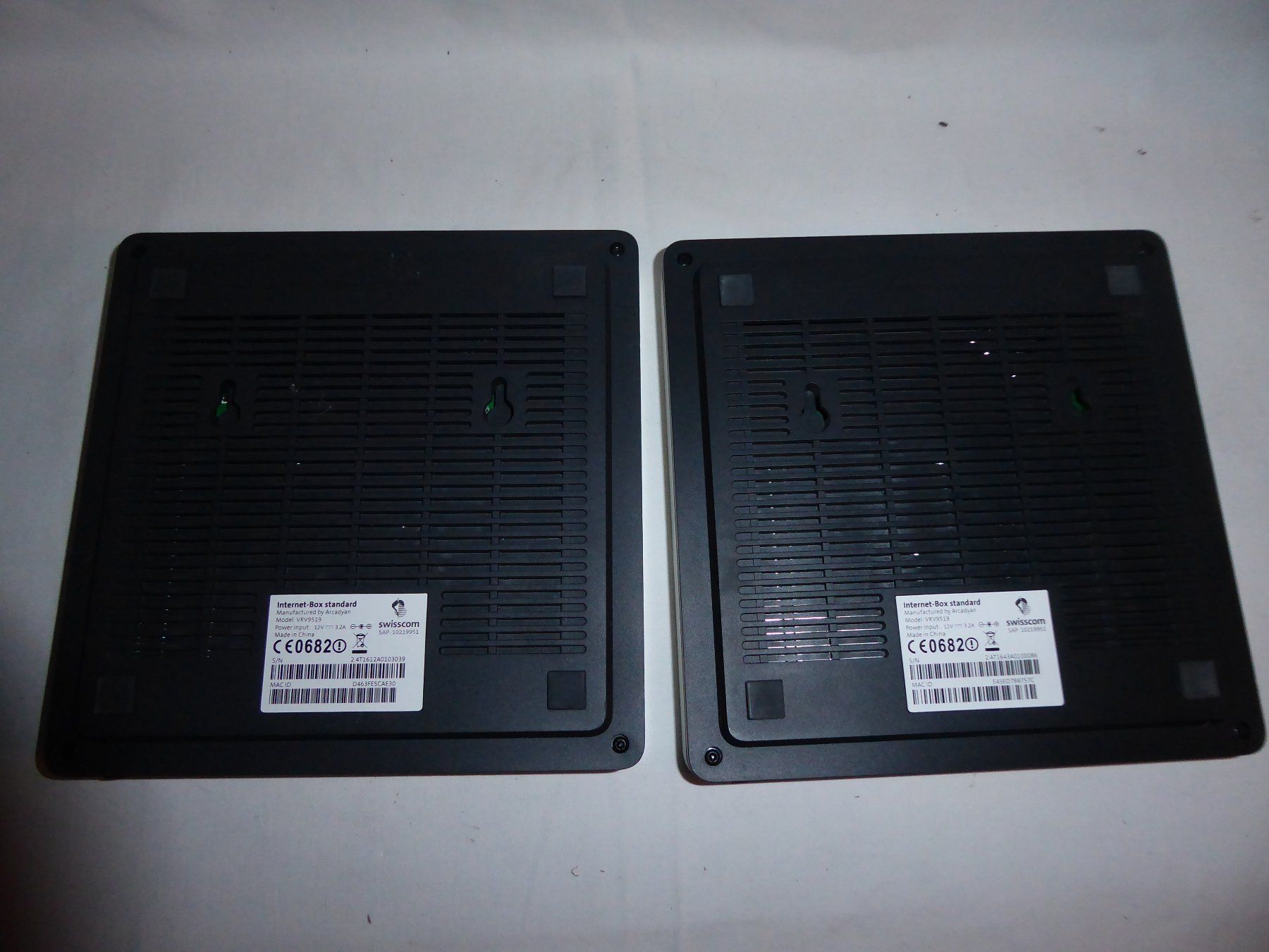 Swisscom Modem & Router: 2x WLAN Router Swisscom – Usato da Ennetbühl venduto da VPHS 1