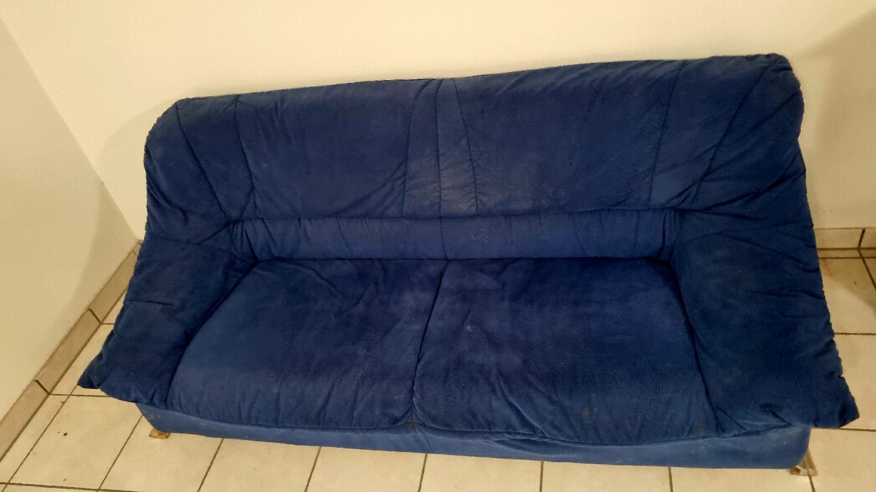 Sofas: canapé bleu  – D'occasion à Montet (Broye) par mjp_7cpv