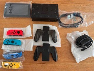 Nintendo Consoles: Nintendo Switch mit Zubehör - ohne Spiele – D'occasion à Tübach par Swissspirit 3