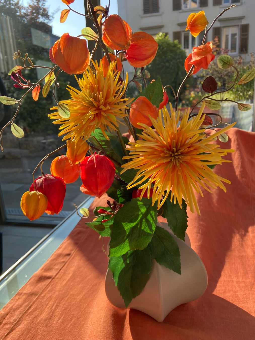 Alle Dekorationen: Blumenstrauss unverwüstlich inkl, Vase – Gebraucht aus Thalwil von Sommerwende 2