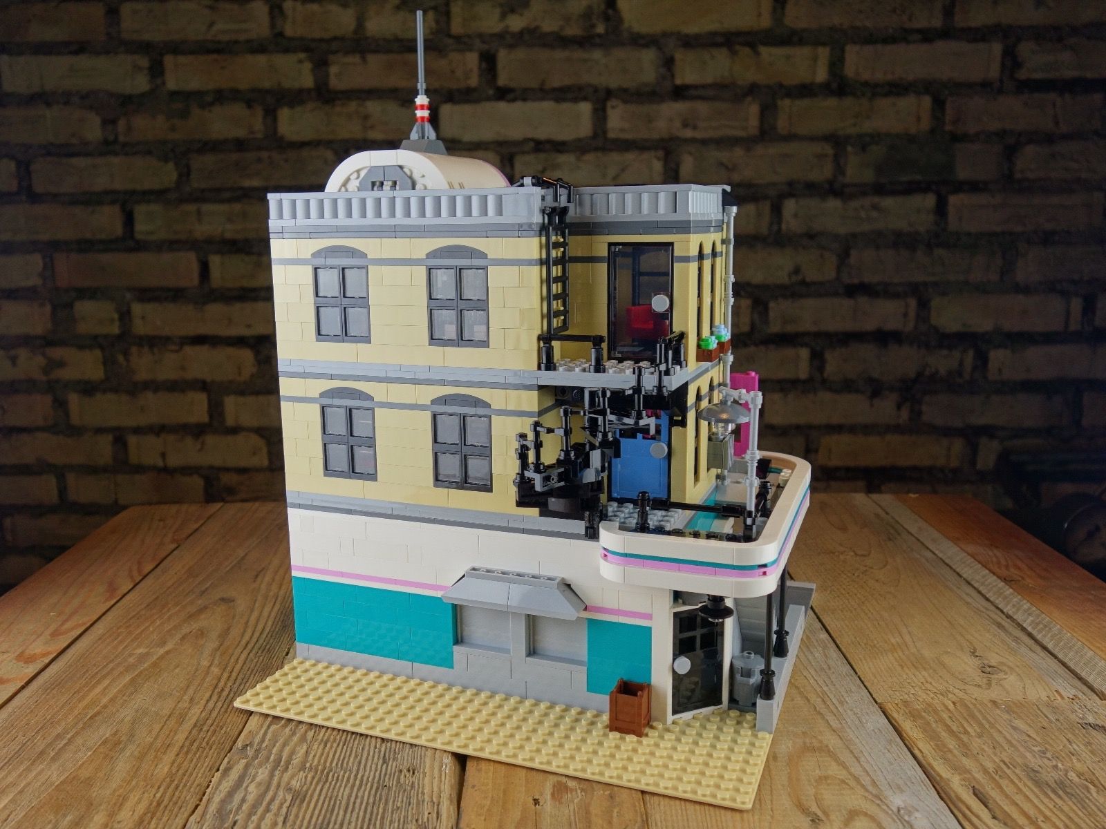Lego Kit di costruzioni: LEGO 10260 Downtown Diner – Usato da Bäretswil venduto da grisou1001 4