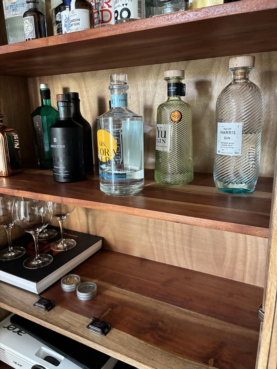 Vitrinen: Vitrinenschrank  – Gebraucht aus Winterthur von sym_w8b9 4