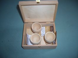 3 Eierbecher mit Holzschatule OVP