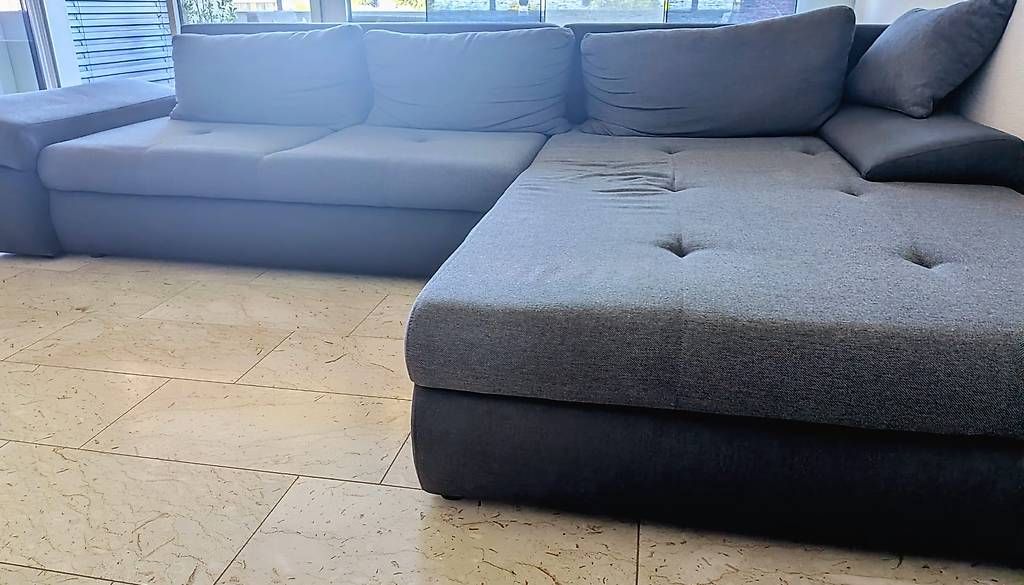 Sofas: Polstermöbel / Couch in grau-schwarz – Gebraucht aus Rorschach von bec_wcm2 3