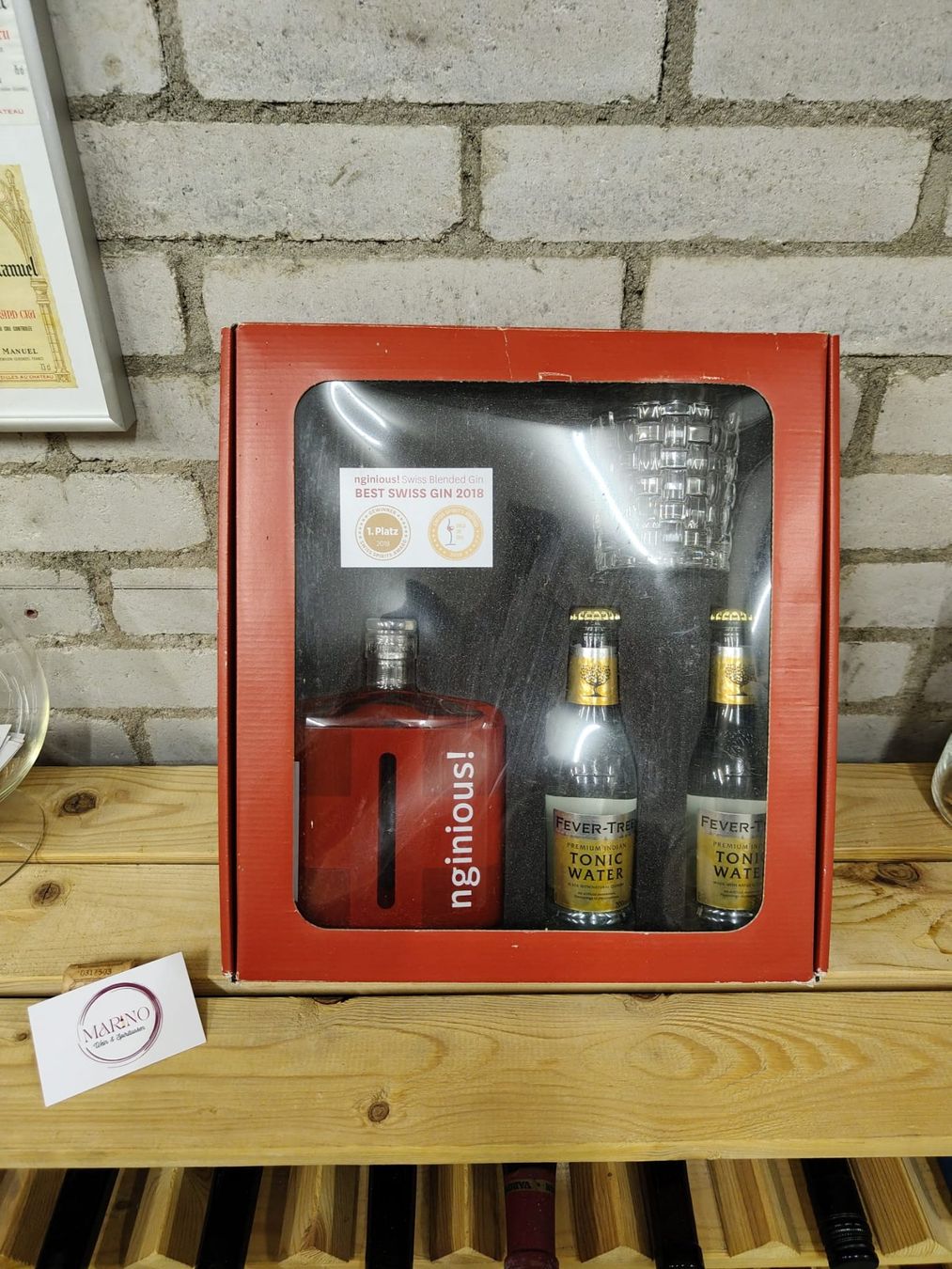 Spirituosen: Geschenkset Gin Nginious 0.5l/40% – Neu und originalverpackt aus Münchenstein von wusmarino