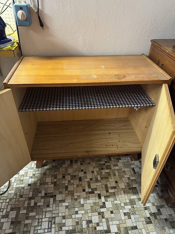 Cassettiere: Kommode 90x44.5xH73 cm, mit Schlüssel – Usato da Schwerzenbach venduto da bravosierra99 1
