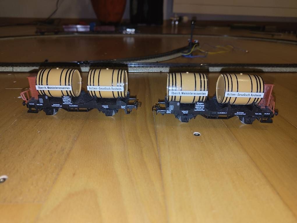 Modelleisenbahnen: Märklin 2 Weinwagen – Gebraucht aus Einsiedeln von Matteo_123 1