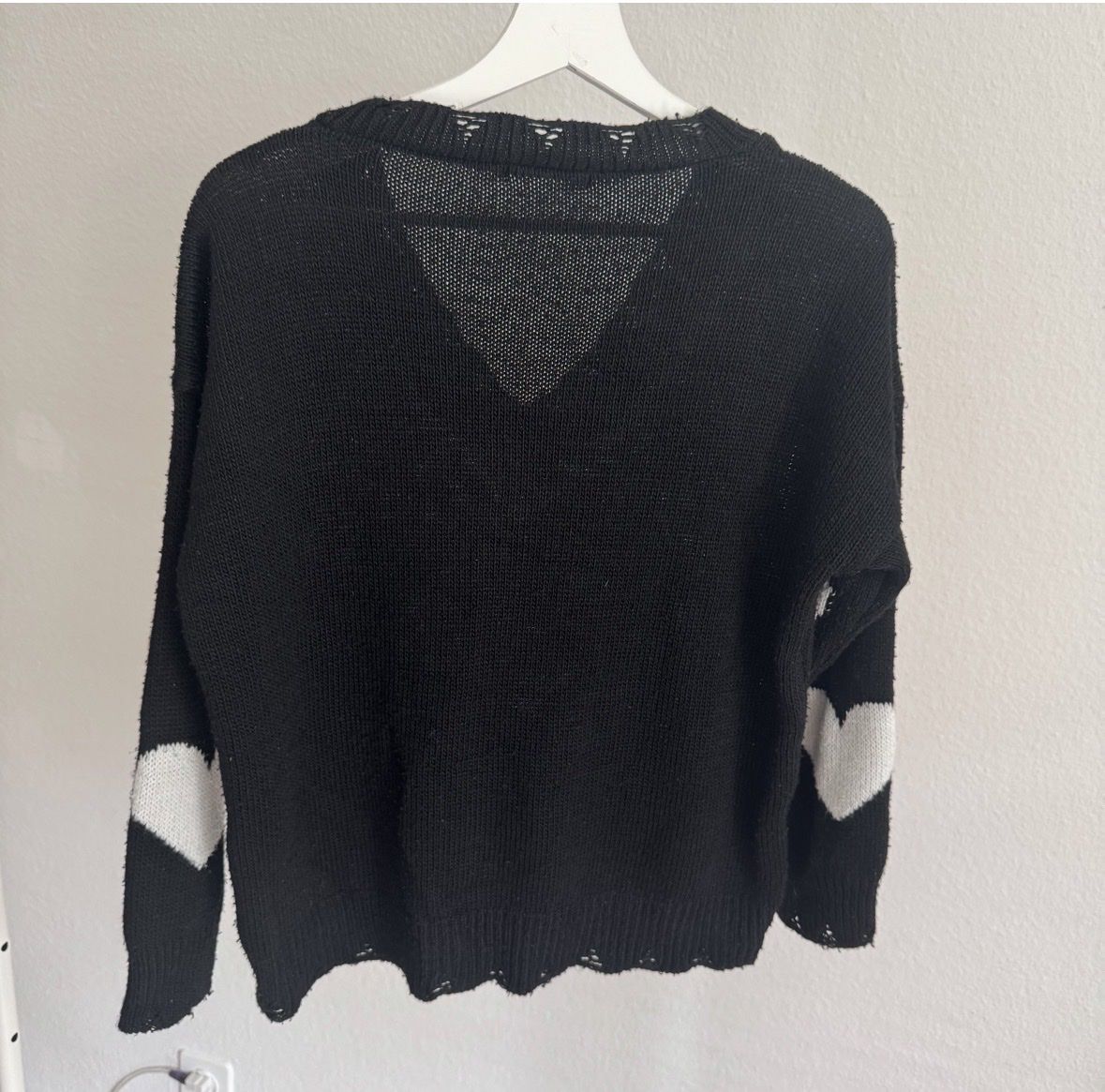 Pullover & Sweatshirts: Pullover schwarz mit weissen Herzen Grösse M-L – Gebraucht aus Turgi von MsMinouche 1