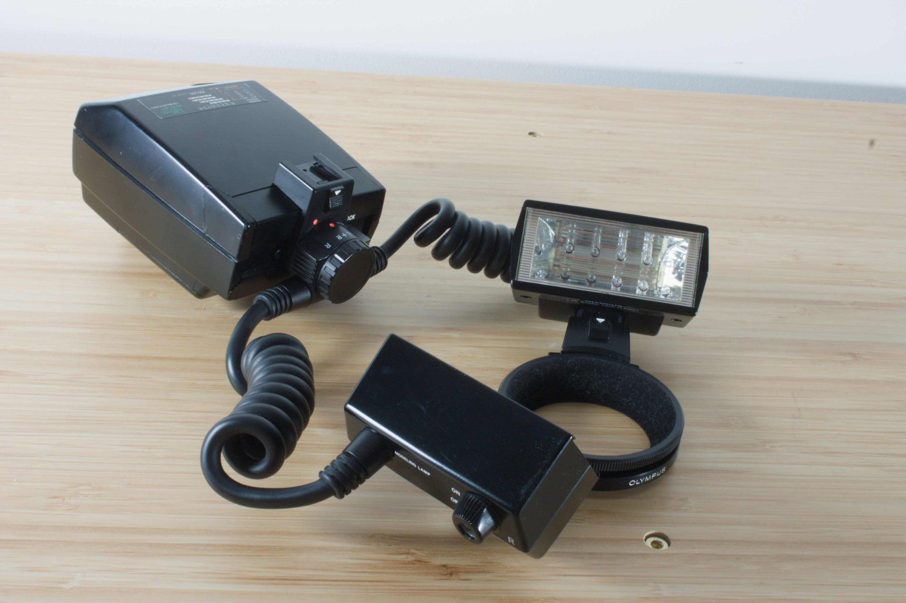 Olympus Flash: Olympus Macroblitz-System (T-Serie) + Twin-Blitzköpfe – Usato da Zürich venduto da thelittleerik 1