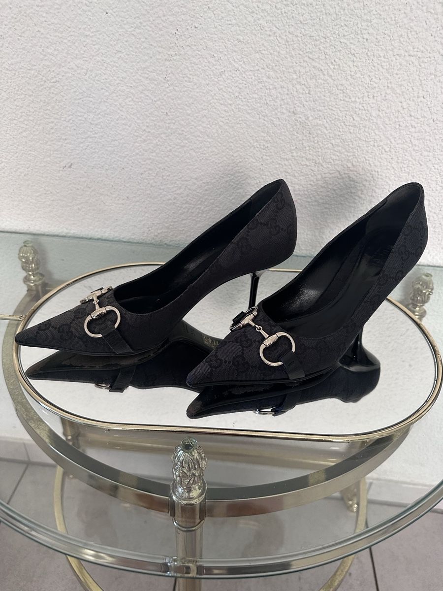 Chaussures femmes: GUCCI Schuhe – D'occasion à Aarwangen par Amm_m6lw