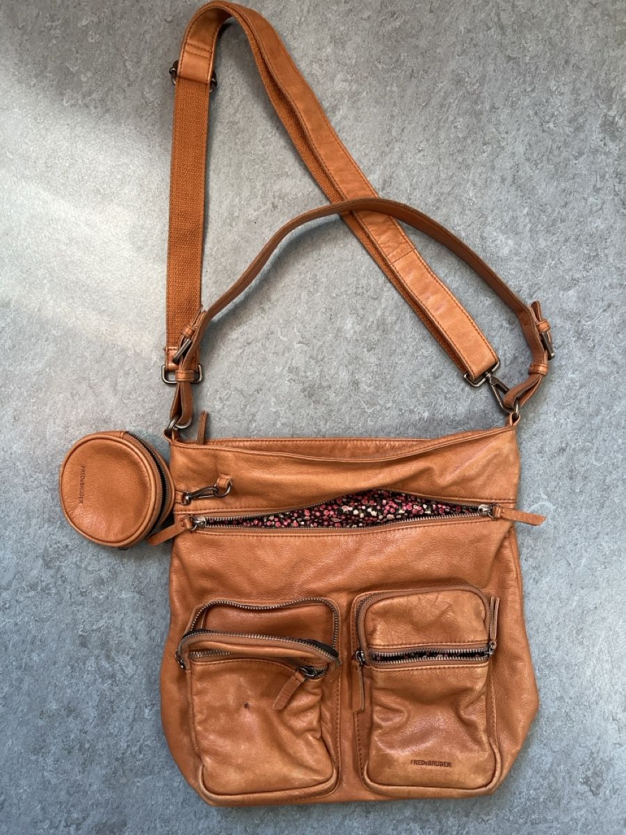 FredsBruder Borse da donna: FREDsBruder Ledertasche gross – Usato da Therwil venduto da blubblubblubb 1