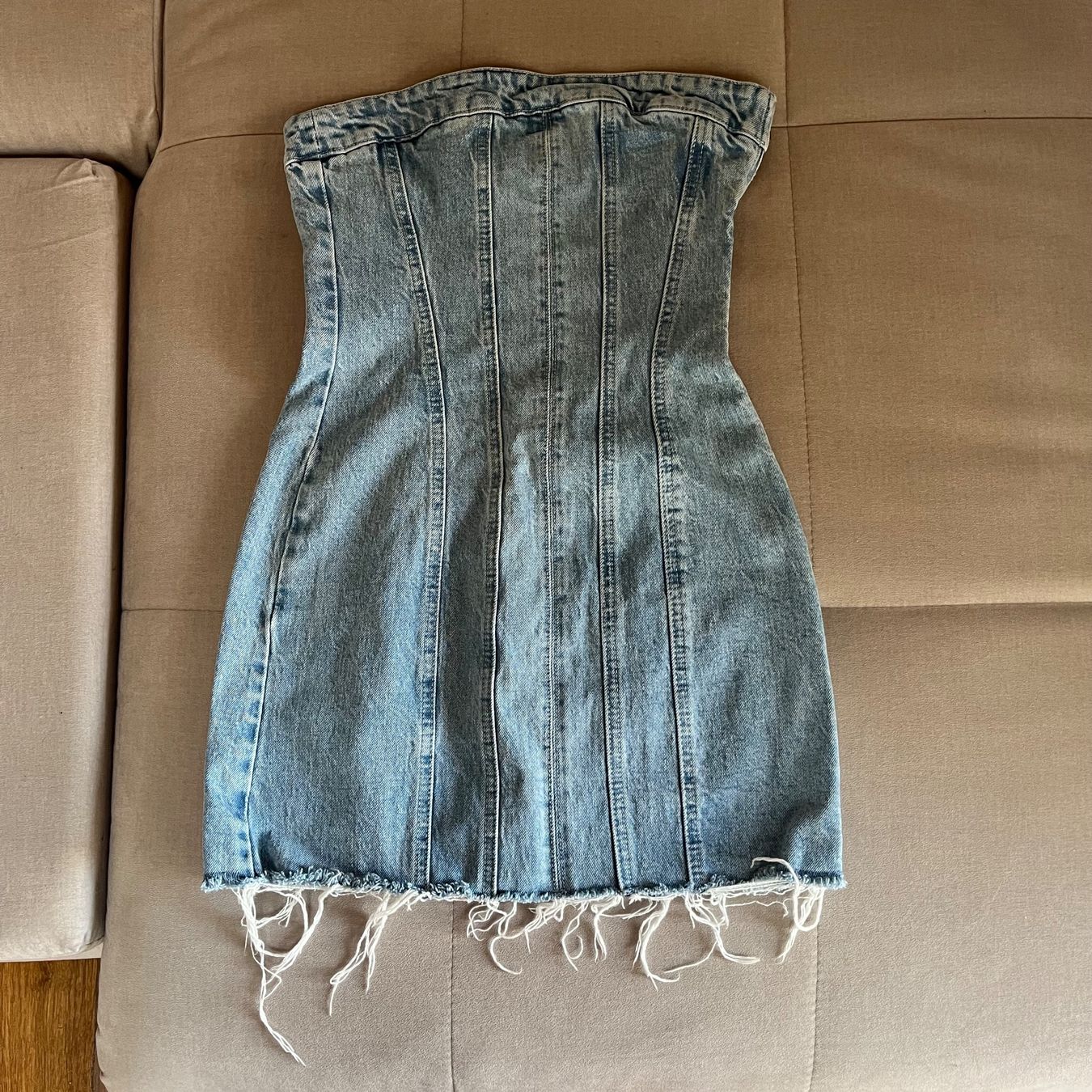 Zara Vestiti: Jeans Kleid – Usato da Cunter venduto da tiramisuuu_