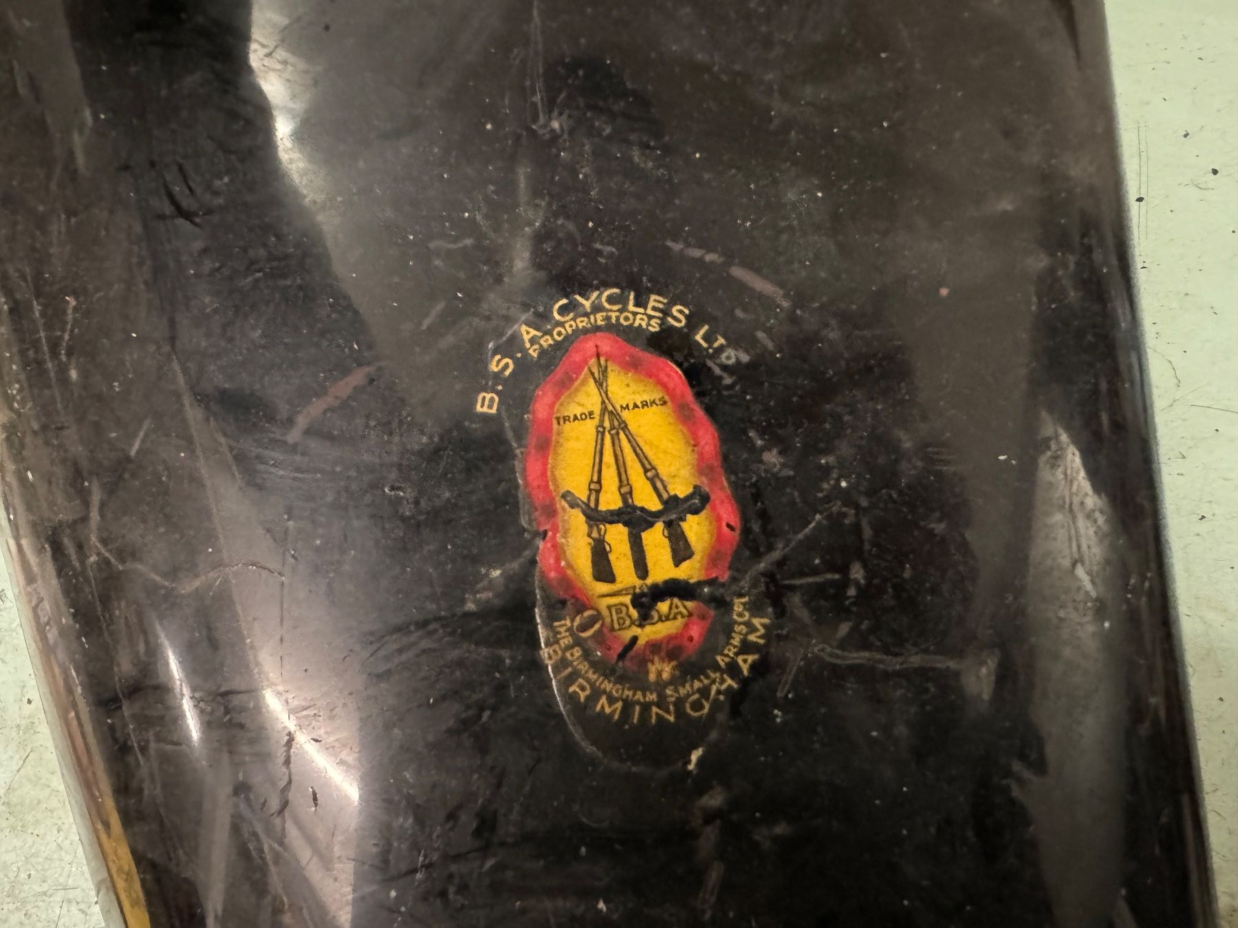 Tutti i ricambio per moto: Cache métallique pour moto ancienne BSA – Usato da Courtételle venduto da claude41 1