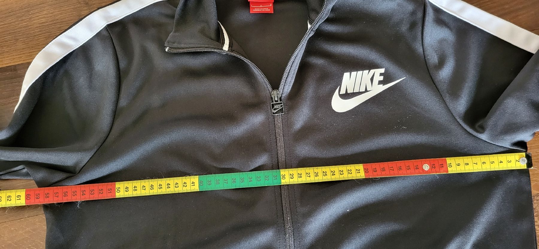 Nike Giacche: Nike Trainerjacke Eugene L – Usato da Unterseen venduto da rej_lnk9 1